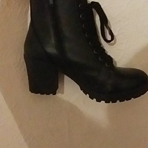 Shoes - Picture 2 of 3